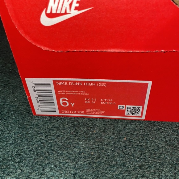 Nike Dunk High GS Grey 6Y Youth Sneakers main image 1